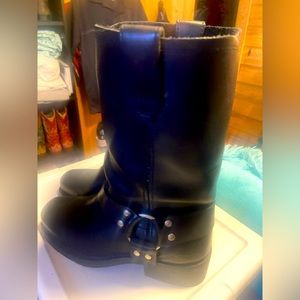 Great used condition biker boots